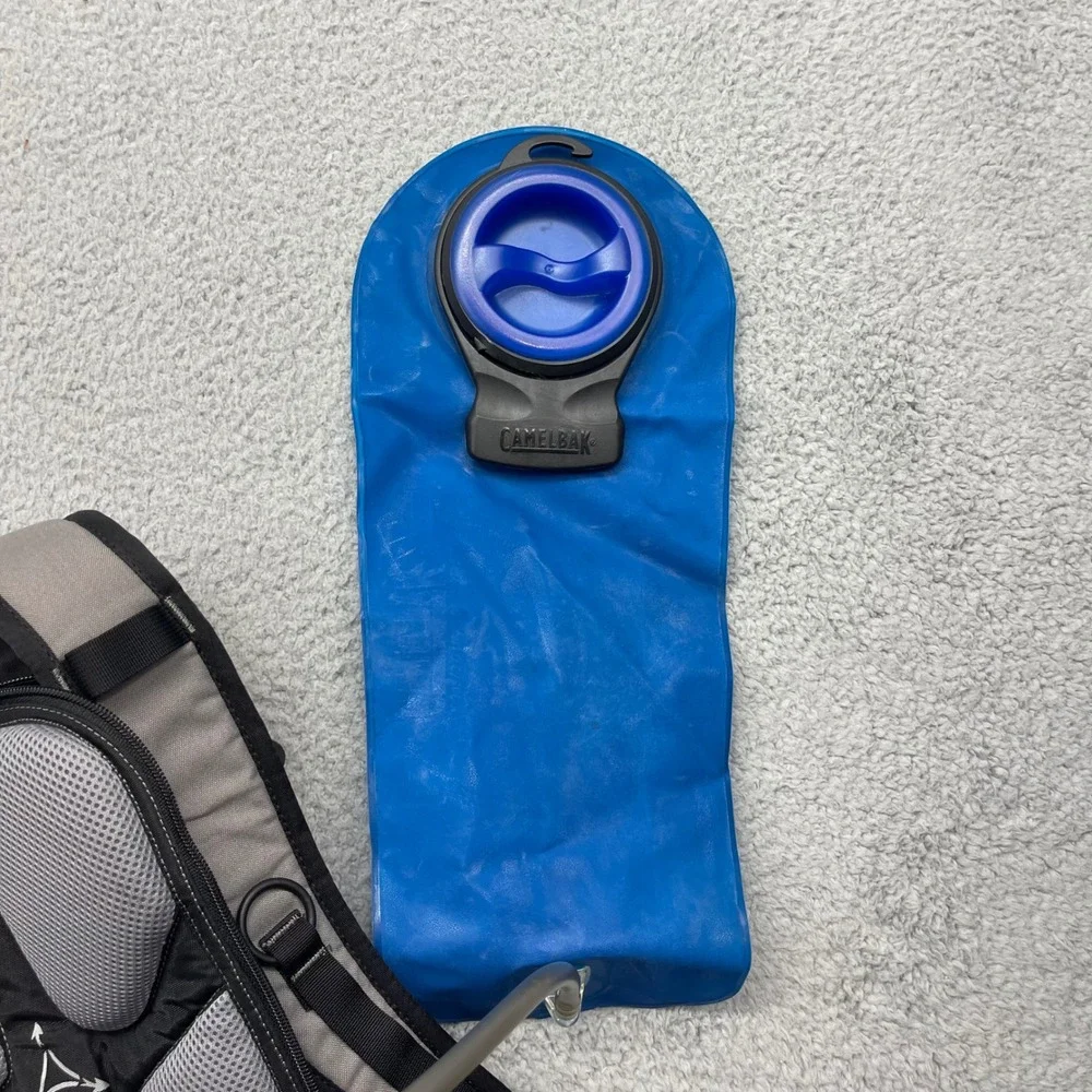 CamelBak Chaos‎ Black Grey Hydration Pack Backpack w/ 2L Bladder Hydrate or Die